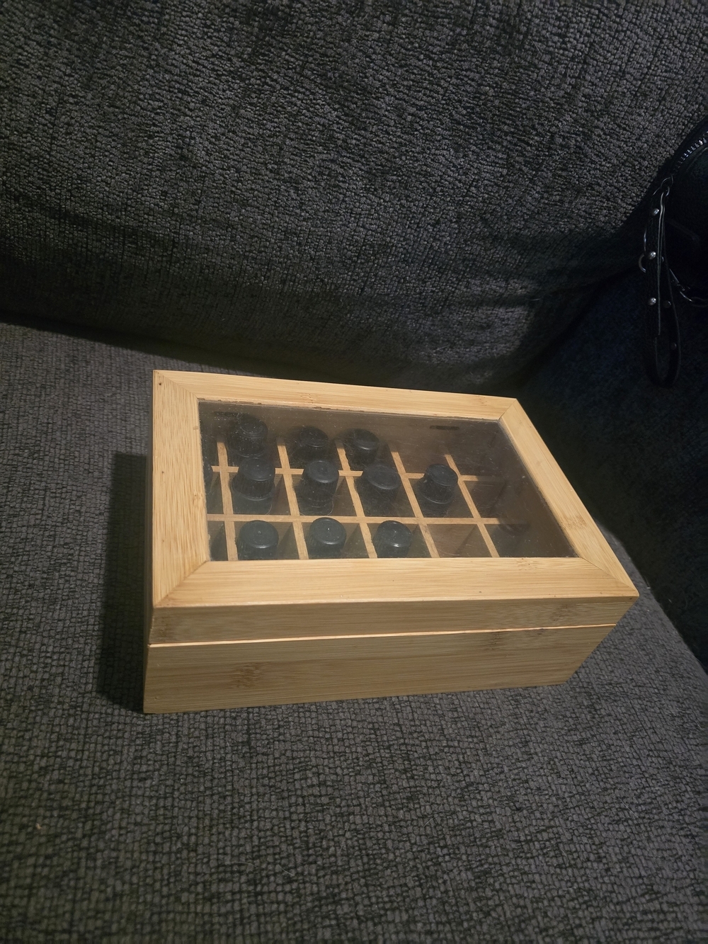 Essential Oils & Storage Box - Picture 2 of 5